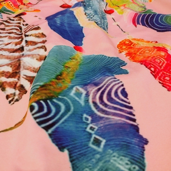 Plus Size keyhole tank top - Picture 3 of 6